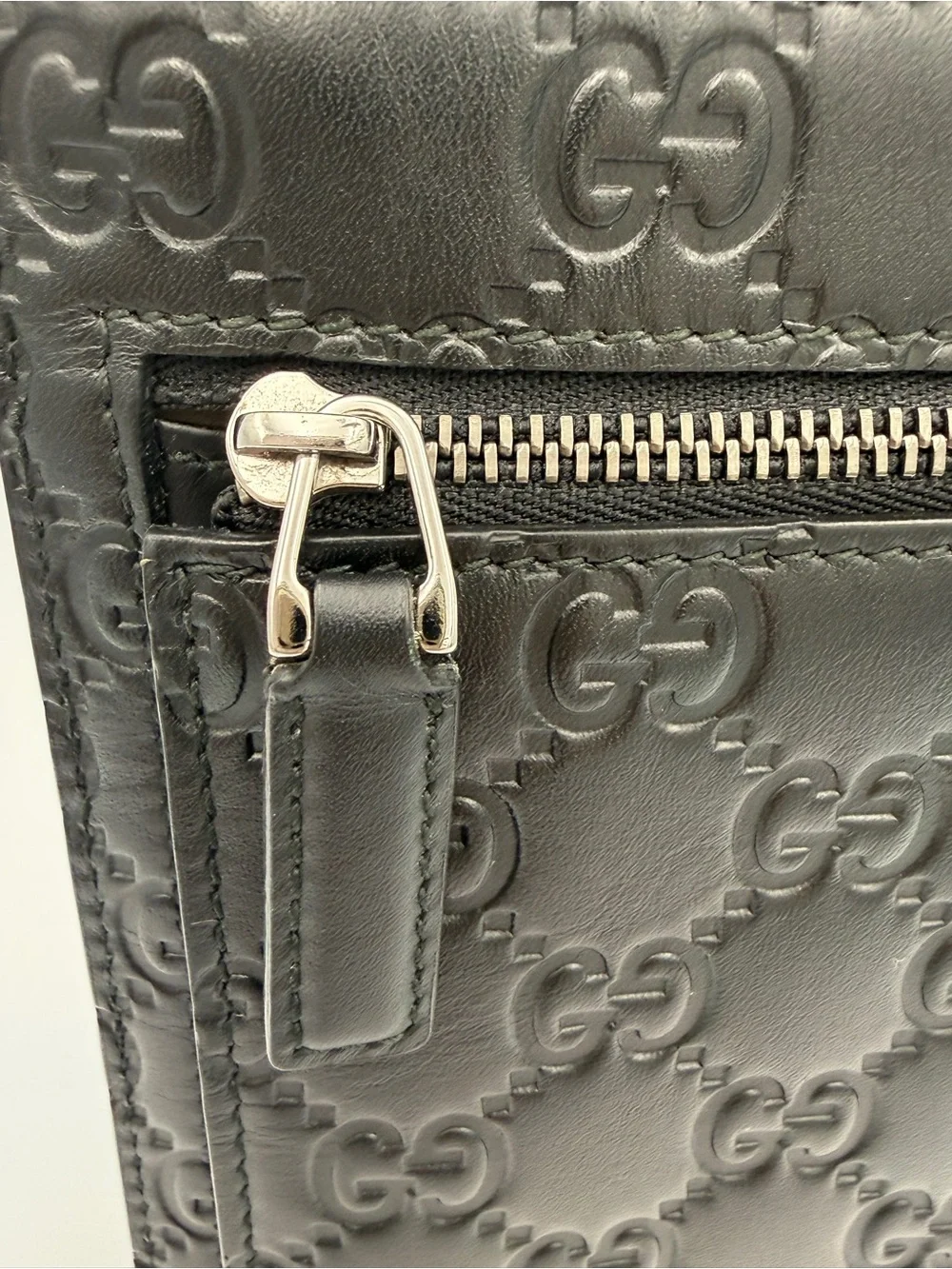 Gucci Black Signature Guccissima Leather Zippered Clutch Pouch